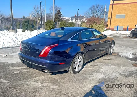2017 Jaguar Xjl Portfolio z USA, uszkodzony, nr VIN SAJWA2G7XH8W10685